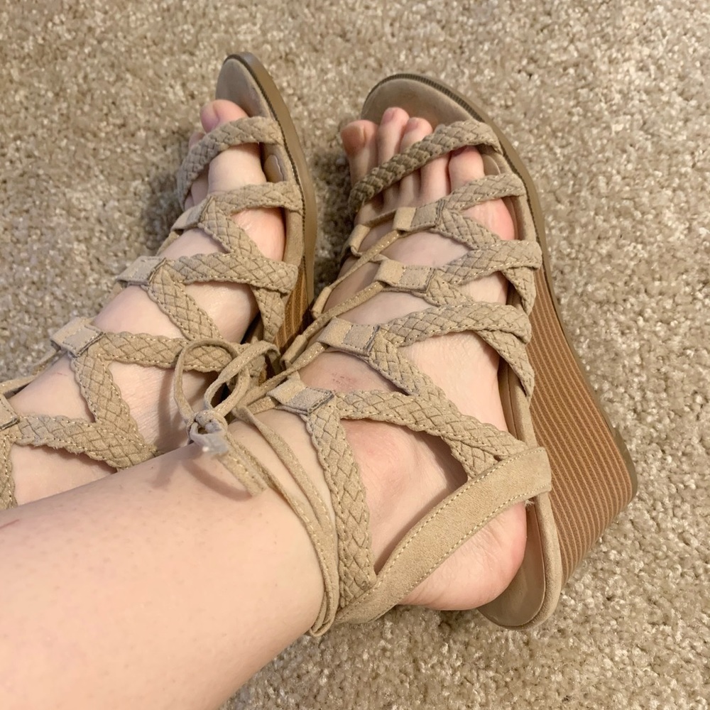 Forever 21 beige tan heeled sandal wedges